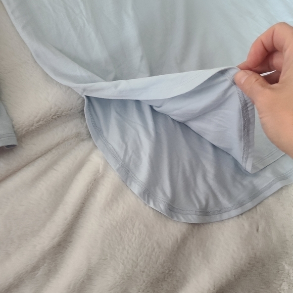 Aritzia Babaton Norris T-shirt in baby blue - Picture 4 of 9